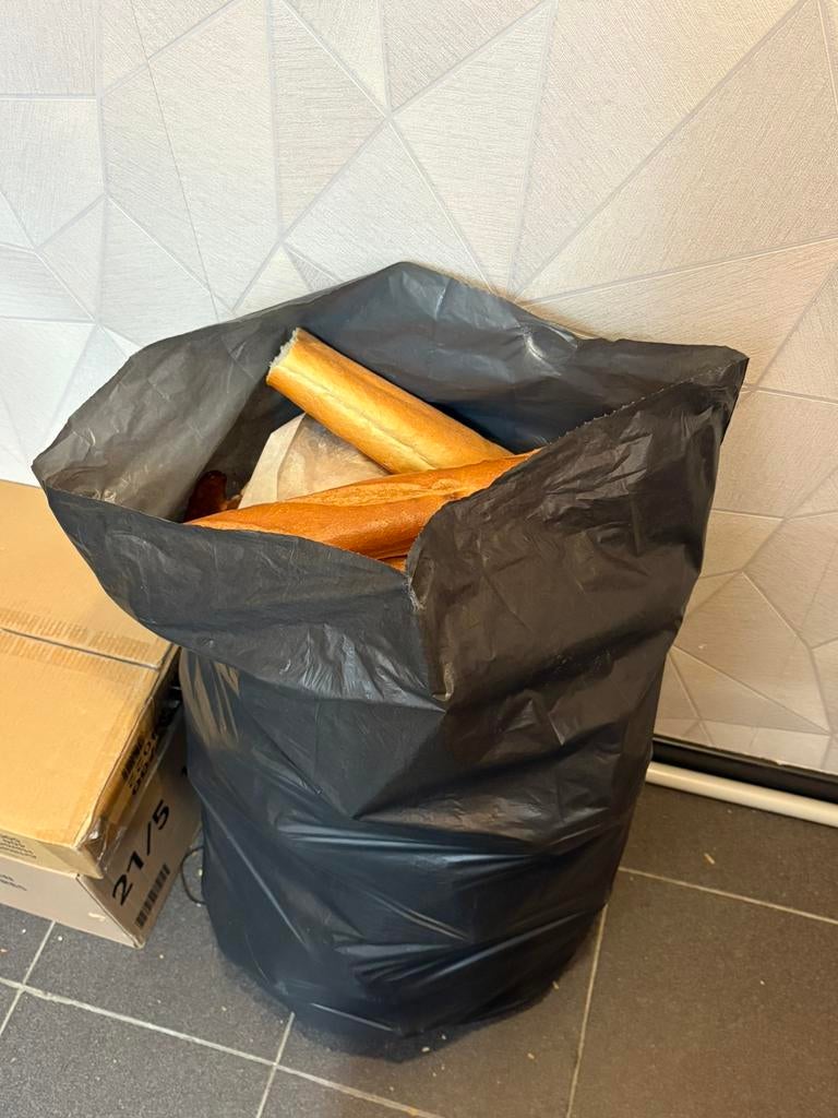 Gratis oud brood, Ophalen, Zo goed als nieuw