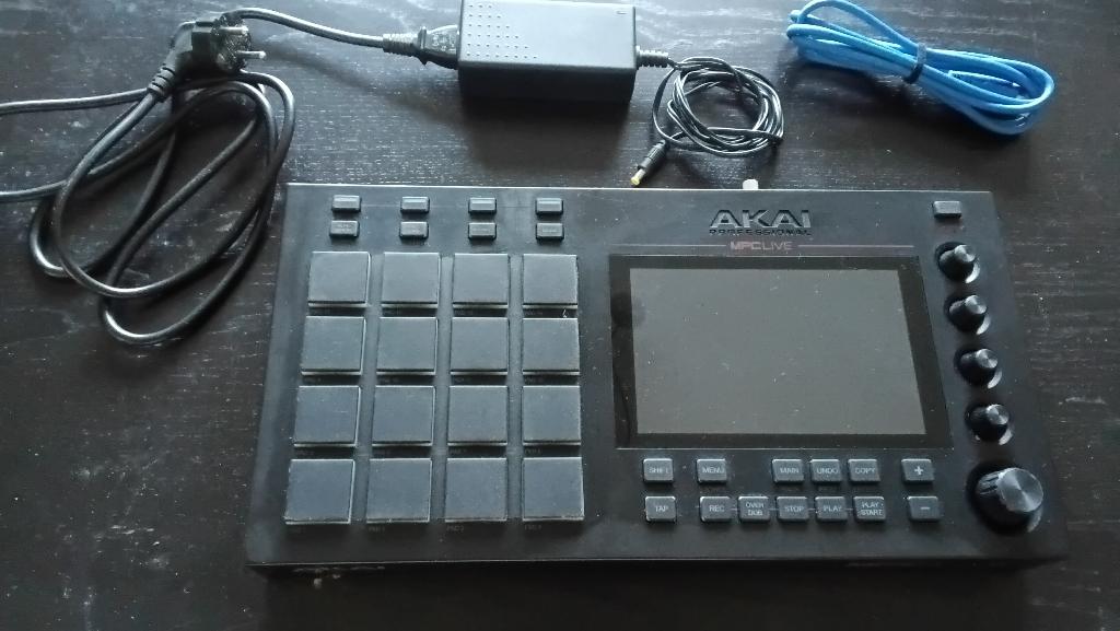 Akai MPC LIVE, Muziek en Instrumenten, Samplers, Zo goed als nieuw, Ophalen