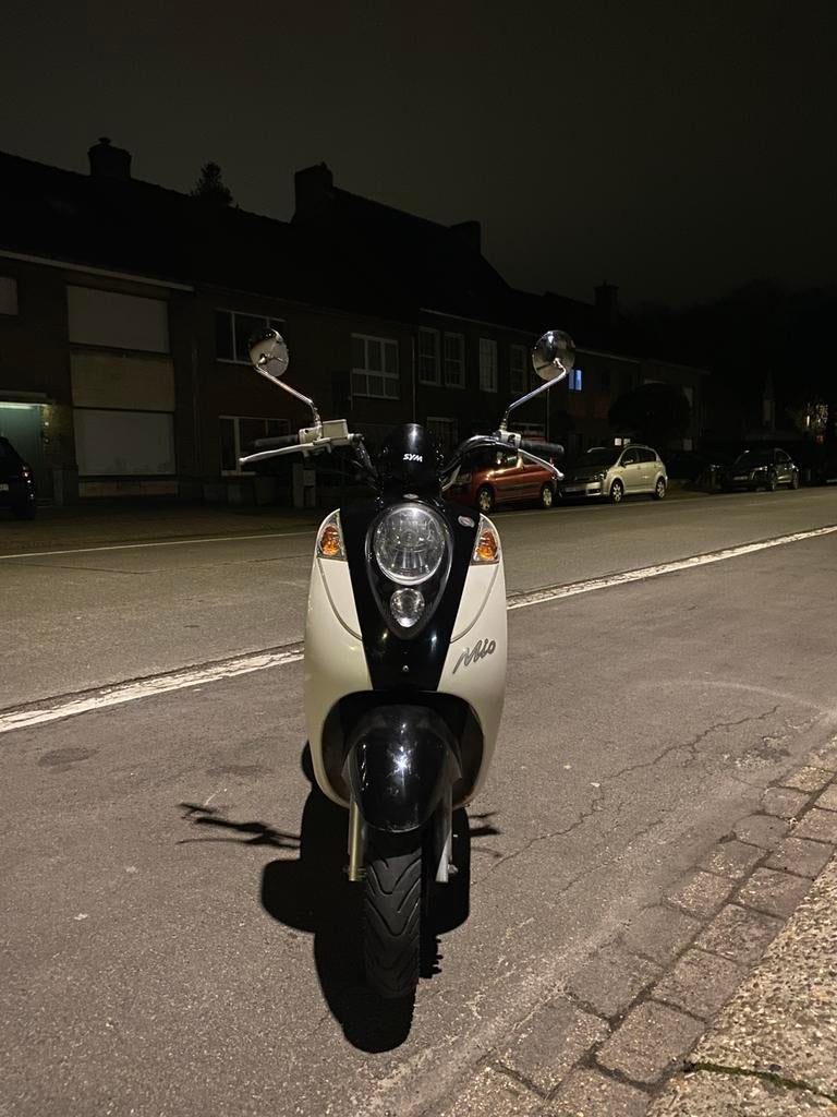 SYM Mio 50cc perfect inorde met groot onderhoud ., Vélos & Vélomoteurs, Scooters | SYM, Mio, Comme neuf, Classe B (45 km/h), Enlèvement