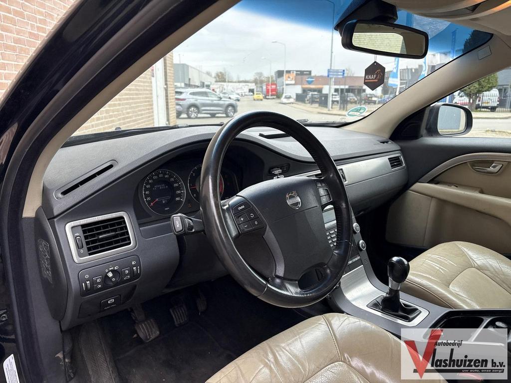 Volvo V70 2.4D Momentum | Leder | Climate | Cruise | PDC | T, Autos, Volvo, Achat, Entreprise, Boîte manuelle, V70