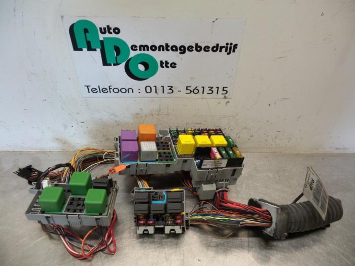 Zekeringkast van een Opel Corsa (Corsa C 00-), Gebruikt, -, -, Opel