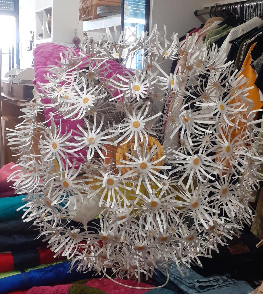 Grande suspension  IKEA, Enlèvement