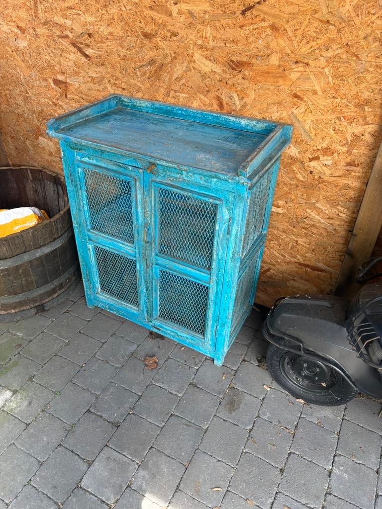 Meuble avec belle patine, Métal, 25 à 50 cm, Moins de 100 cm, Enlèvement