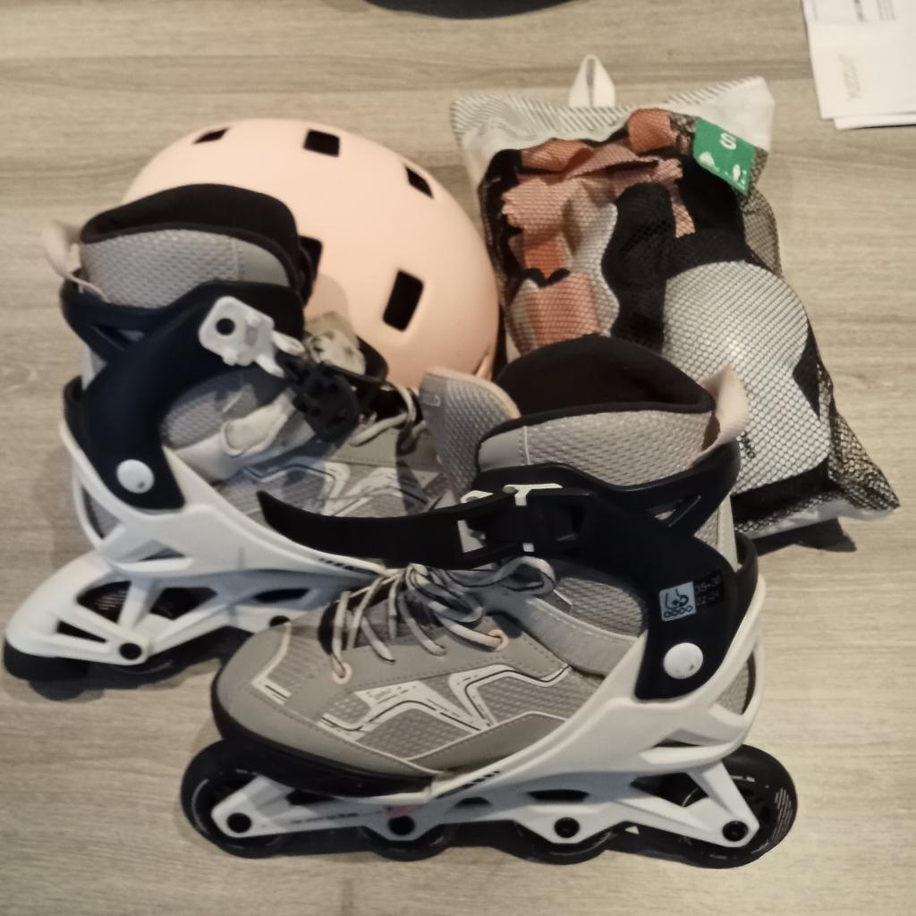 Rollers + casque + coudières et genouillères pour fille., Enlèvement, Réglable, Comme neuf, Enfants