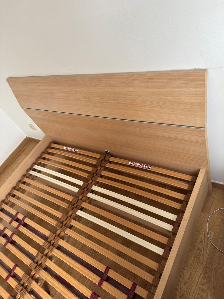 Lit a vendre 140x200 Bruxelles, Enlèvement, Comme neuf