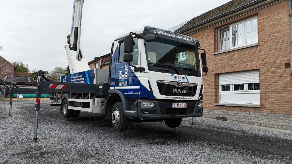 Böcker AK 37/4000 — 2019 — 7 800 km - 2733h, Enlèvement, Grue