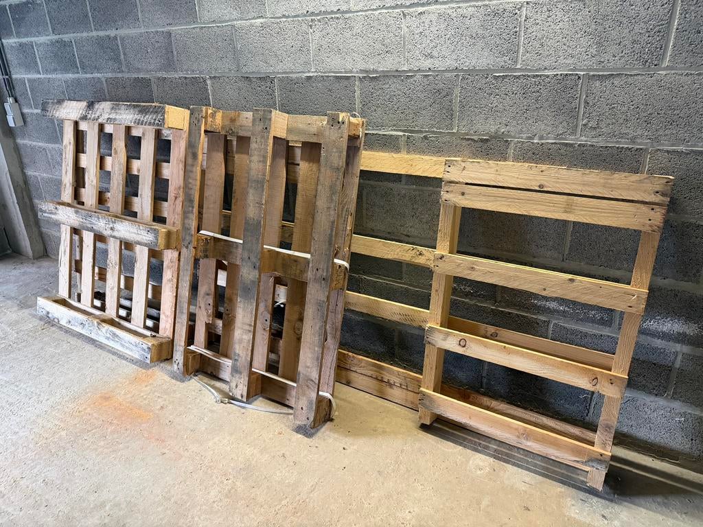 Palettes de bois à emporter gratuitement sur Mons, Bricolage & Construction, Bois & Planches, Enlèvement, Comme neuf