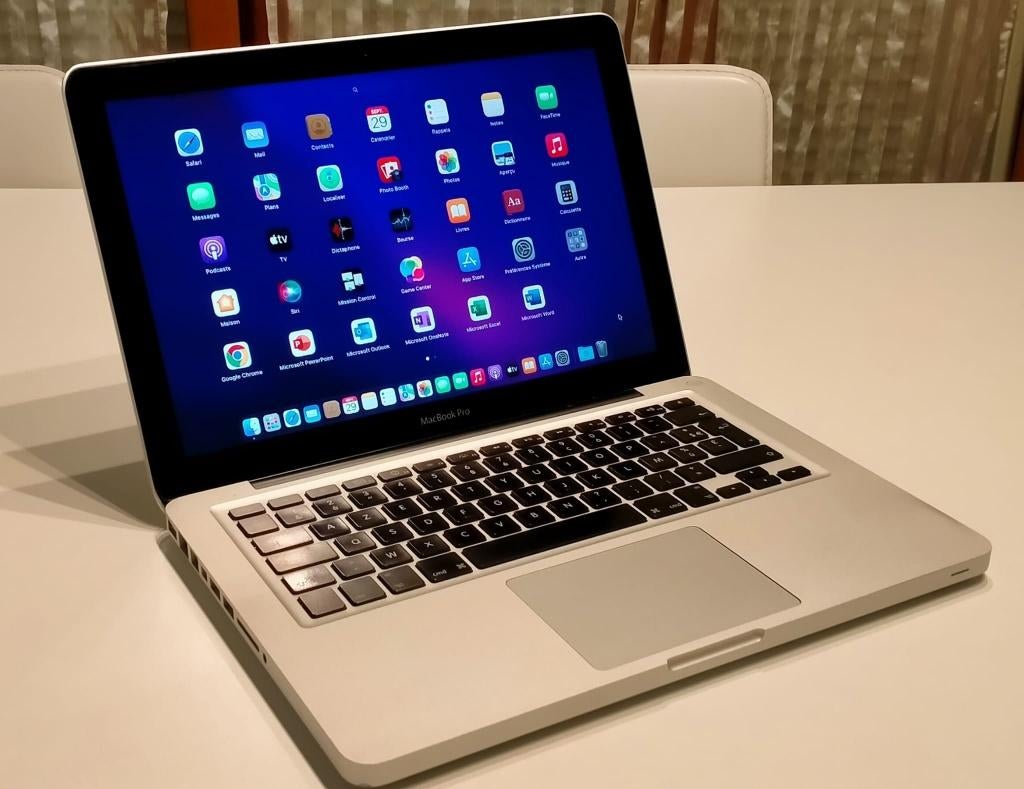 Macbook pro 2009/2010 en bon état, Informatique & Logiciels, Apple Macbooks, MacBook, 13 pouces, 2 à 3 Ghz, 4 GB, Enlèvement
