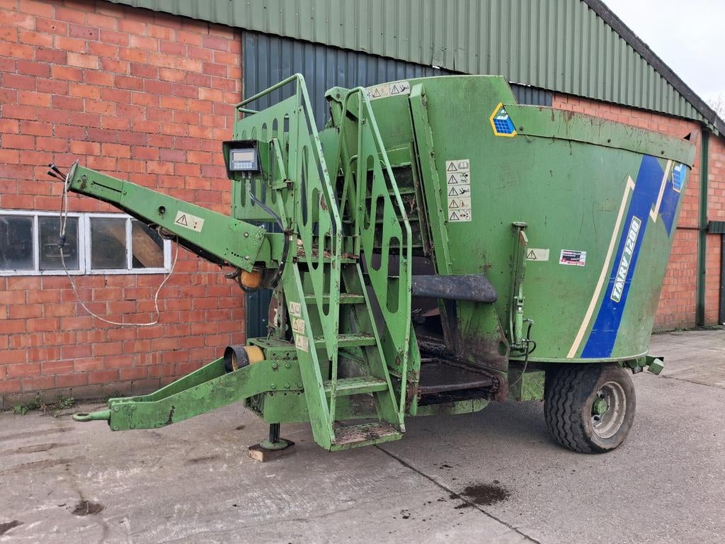 Faresin voermengwagen, Zakelijke goederen, Landbouw | Werktuigen, Veehouderij, Voertechniek, Ophalen
