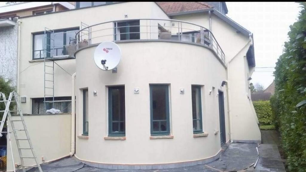 Peintre depuis 22 ans région Charleroi, je suis disponible., Offres d'emploi