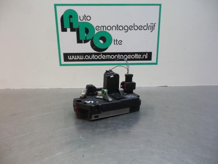 Serrure portière mécanique 4portes arrière gauche d'un Op, -, Opel, 3 mois de garantie, Utilisé