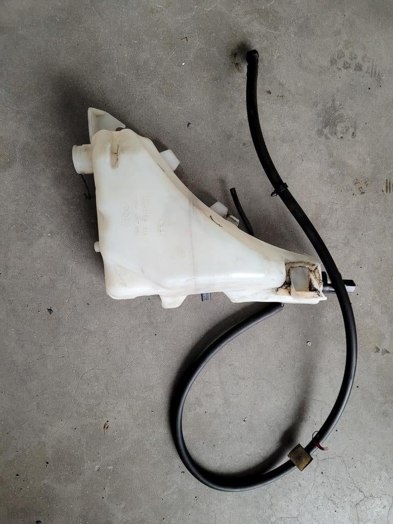 Ruitensproeireservoir en pompje audi tt mk1, Autos : Pièces & Accessoires, Carrosserie & Tôlerie, Enlèvement ou Envoi, Utilisé