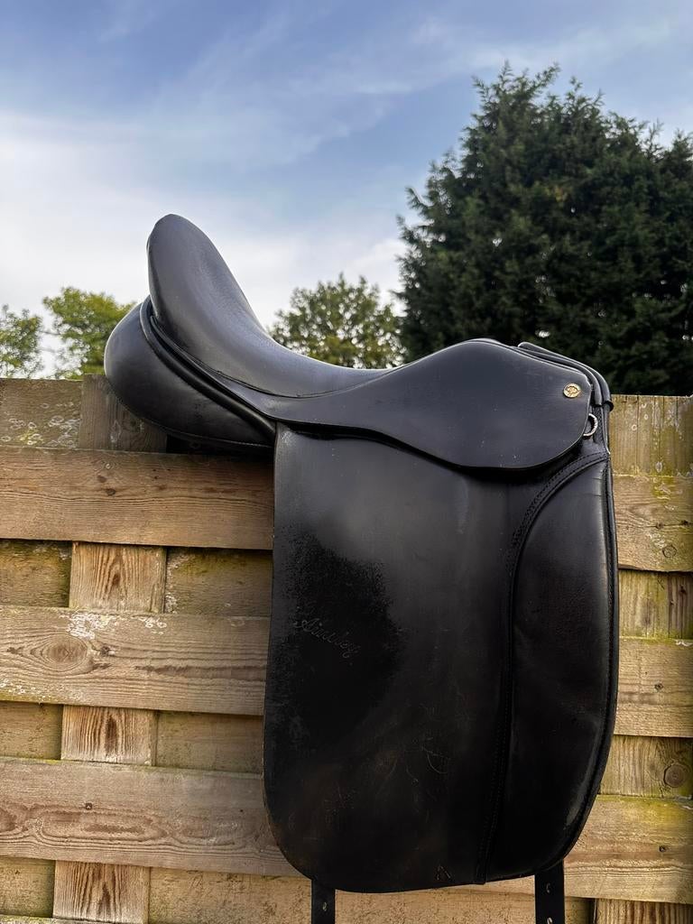 Dressuurzadel, Animaux & Accessoires, Chevaux & Poneys | Selles, Enlèvement, Comme neuf, Dressage