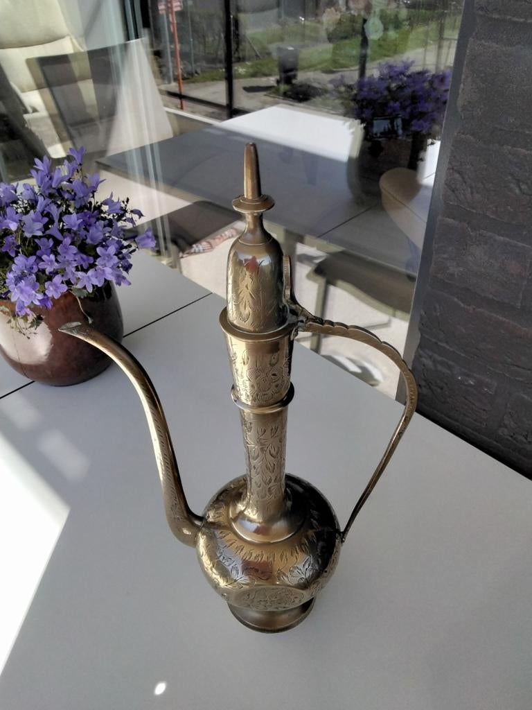 CRUCHE EN CUIVRE MASSIF., Enlèvement