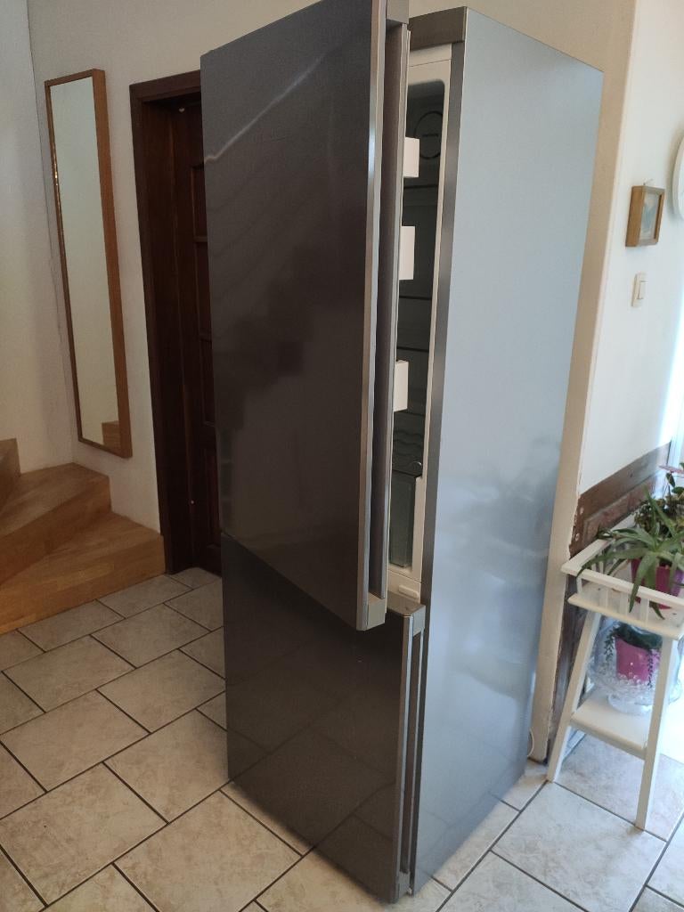 Frigo/congélateur No Frost Liebherr, Avec compartiment congélateur, 160 cm ou plus, Enlèvement, Utilisé