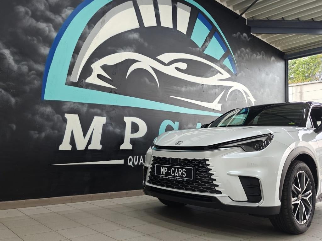 NIEUW//Lexus LBX FWD emotion + executive pack, Auto's, Lexus, Wit, Leder, 5 deurs, SUV of Terreinwagen