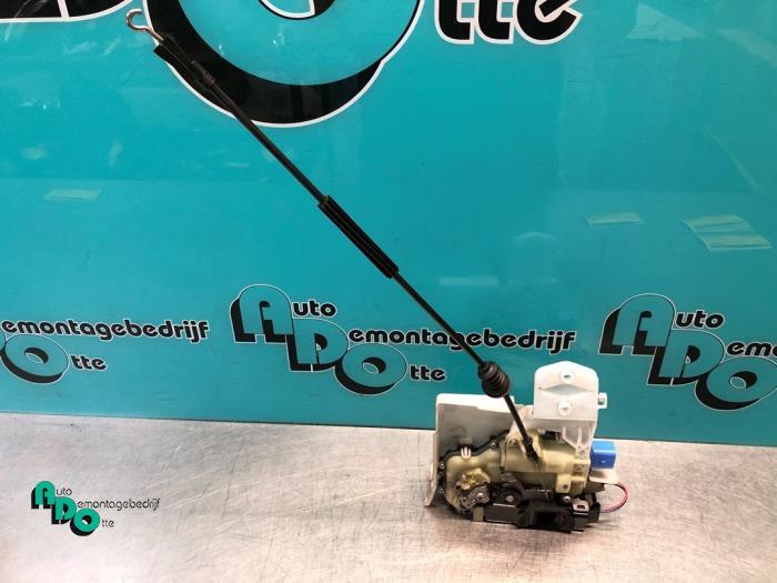 Deurslot Mechaniek 4Deurs links-voor van een Volkswagen Polo, Gebruikt, -, Volkswagen, -