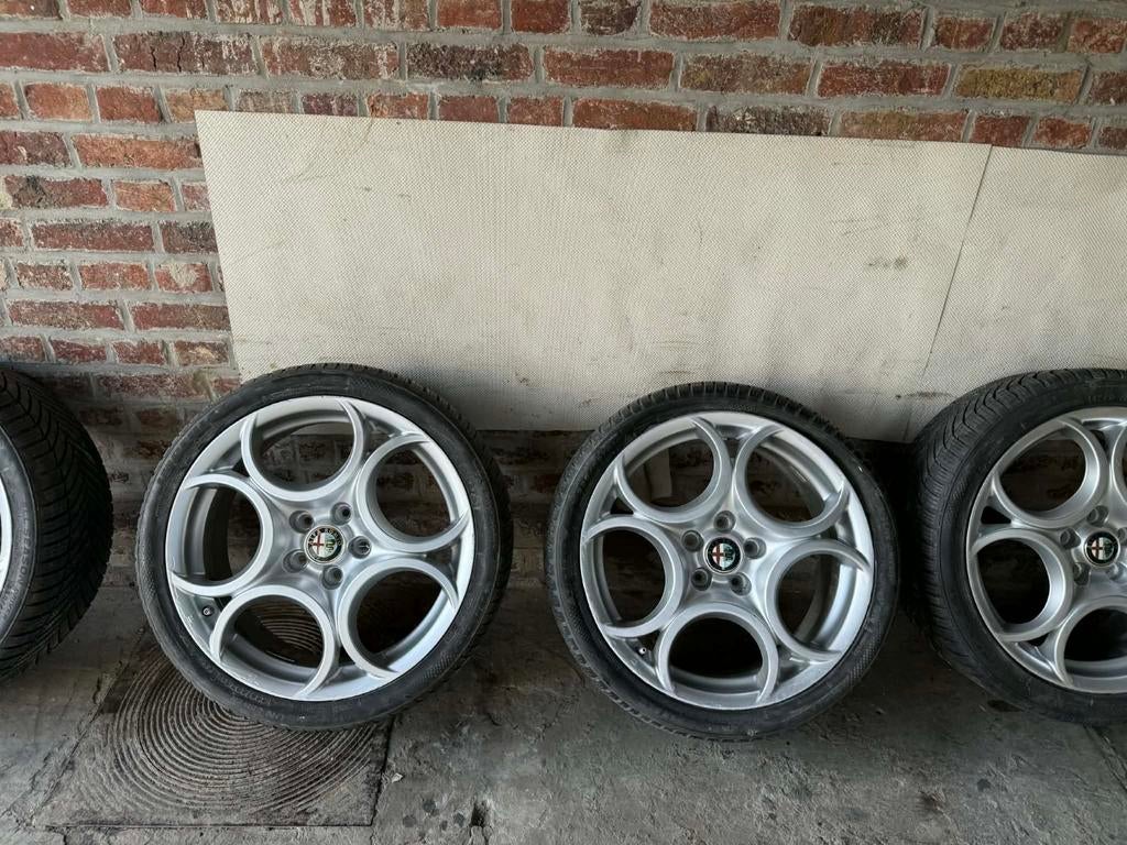 Jantes 18 pouces Alfa Romeo Giulietta QV, Enlèvement ou Envoi, 18 pouces, Pneu(s)