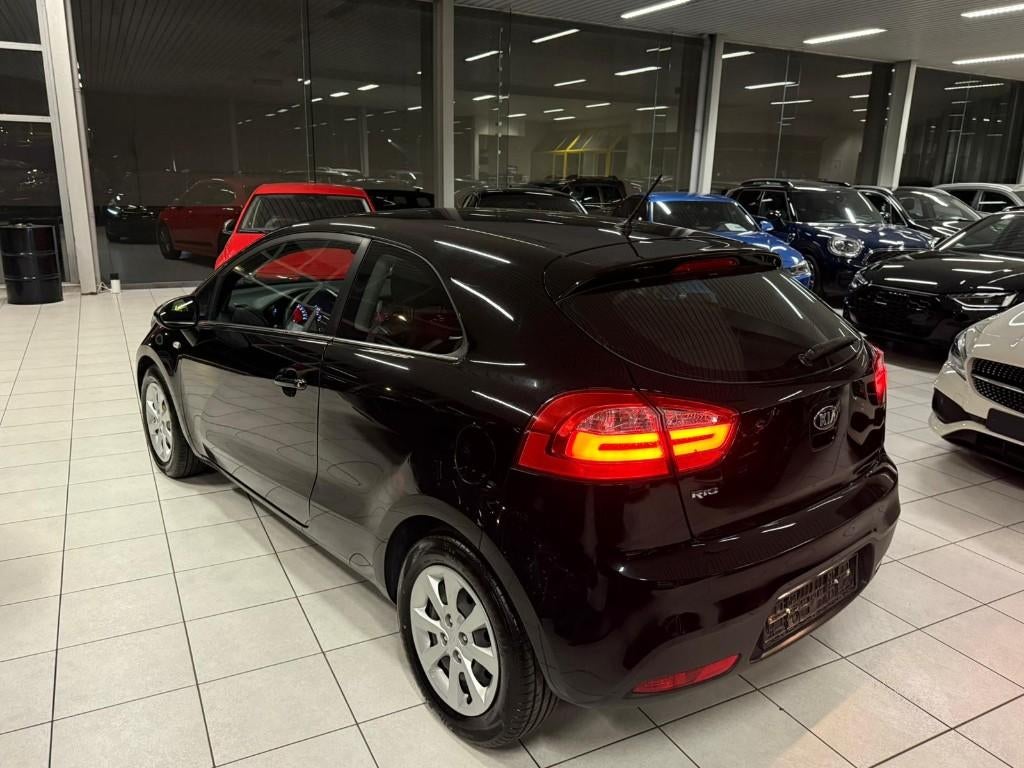 Kia New Rio 1.2i Benzine 63kW Euro 5, Auto's, Kia, Bedrijf, Handgeschakeld, 5 deurs, Dealer onderhouden