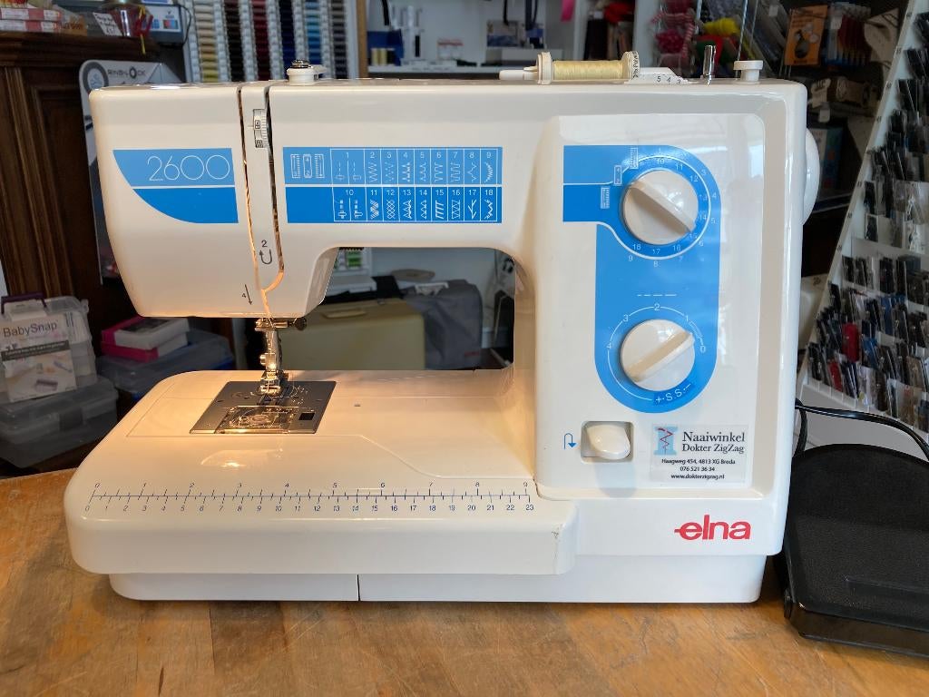 Elna 2600 naaimachine - Muisstil en precies!, Hobby & Loisirs créatifs, Machines à coudre & Accessoires, Enlèvement, Comme neuf