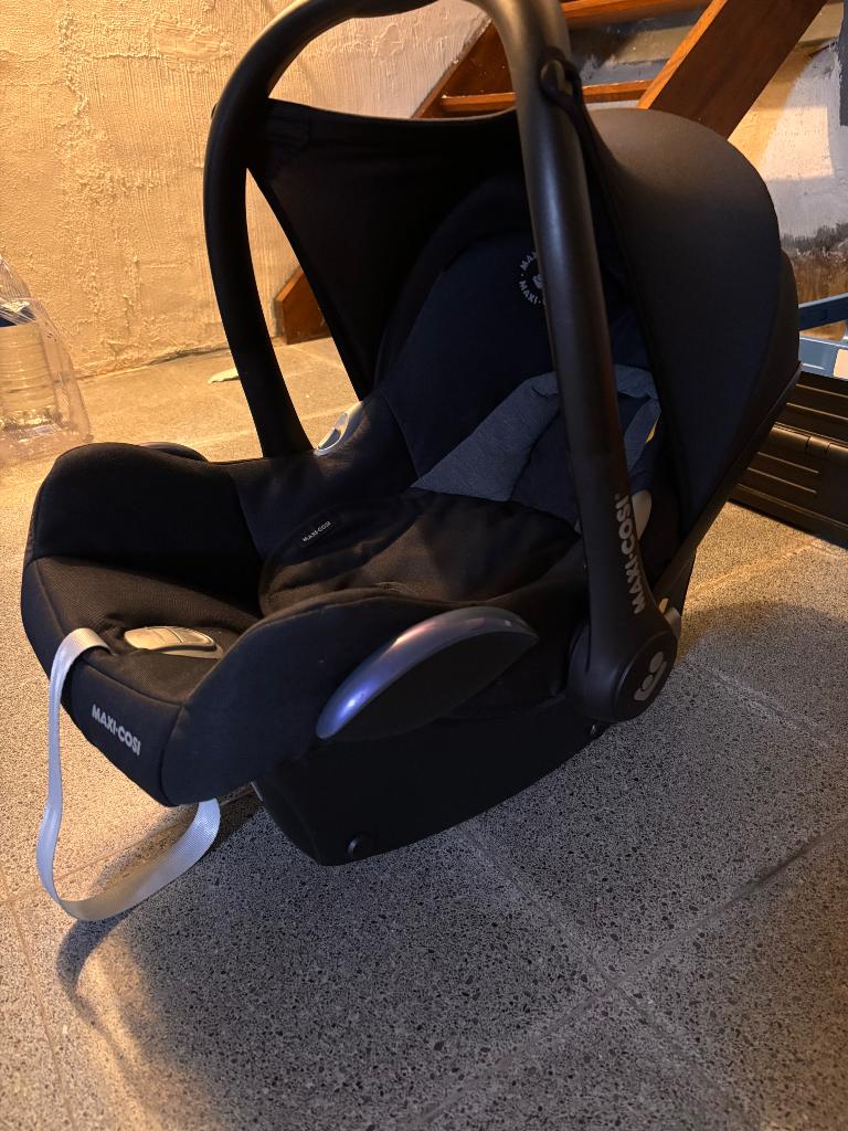 Maxi Cosi + autobase, Kinderen en Baby's, Autostoeltjes, Ophalen, 0 t/m 18 kg, Zo goed als nieuw, Isofix