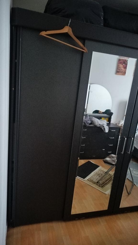 Gratis kleerkast, Ophalen, Zo goed als nieuw