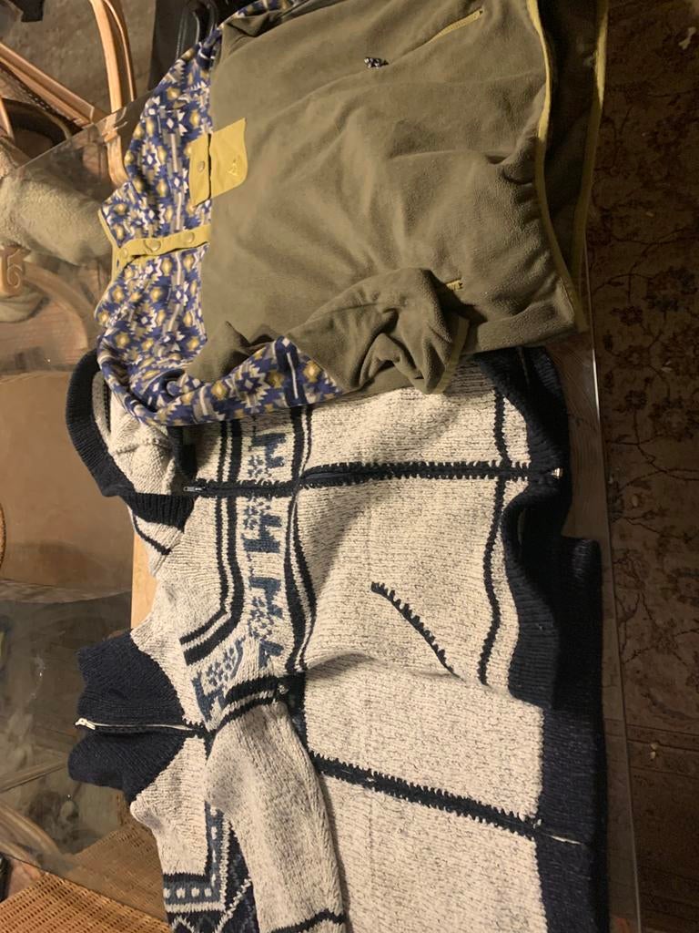 3 truien voor €10 voor allemaal, Hobby en Vrije tijd, Kostuums, Theaterbenodigdheden en LARP, Ophalen, Zo goed als nieuw