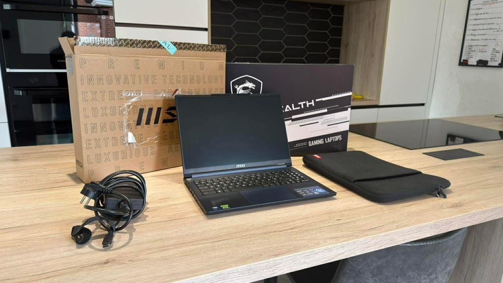 MSI Stealth 16 AI Studio A1VFG - Garantie tem 2029, Computers en Software, Windows Laptops, Zo goed als nieuw, 16 inch, SSD, 4 Ghz of meer