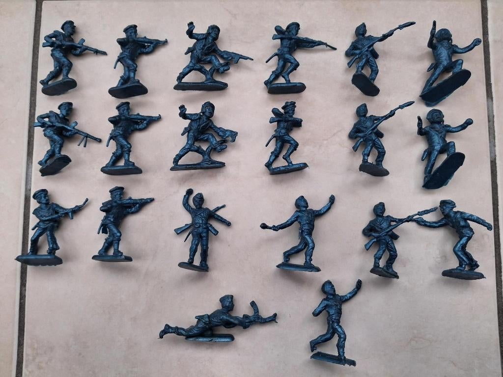 Partij vintage soldaatjes Aviatori Marinai, Collections, Enlèvement ou Envoi, Comme neuf