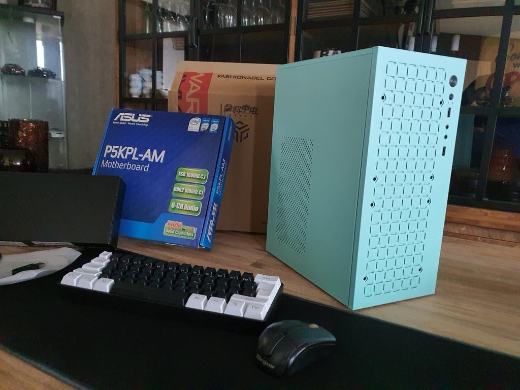 Retro build p4 win xp, Computers en Software, Ophalen