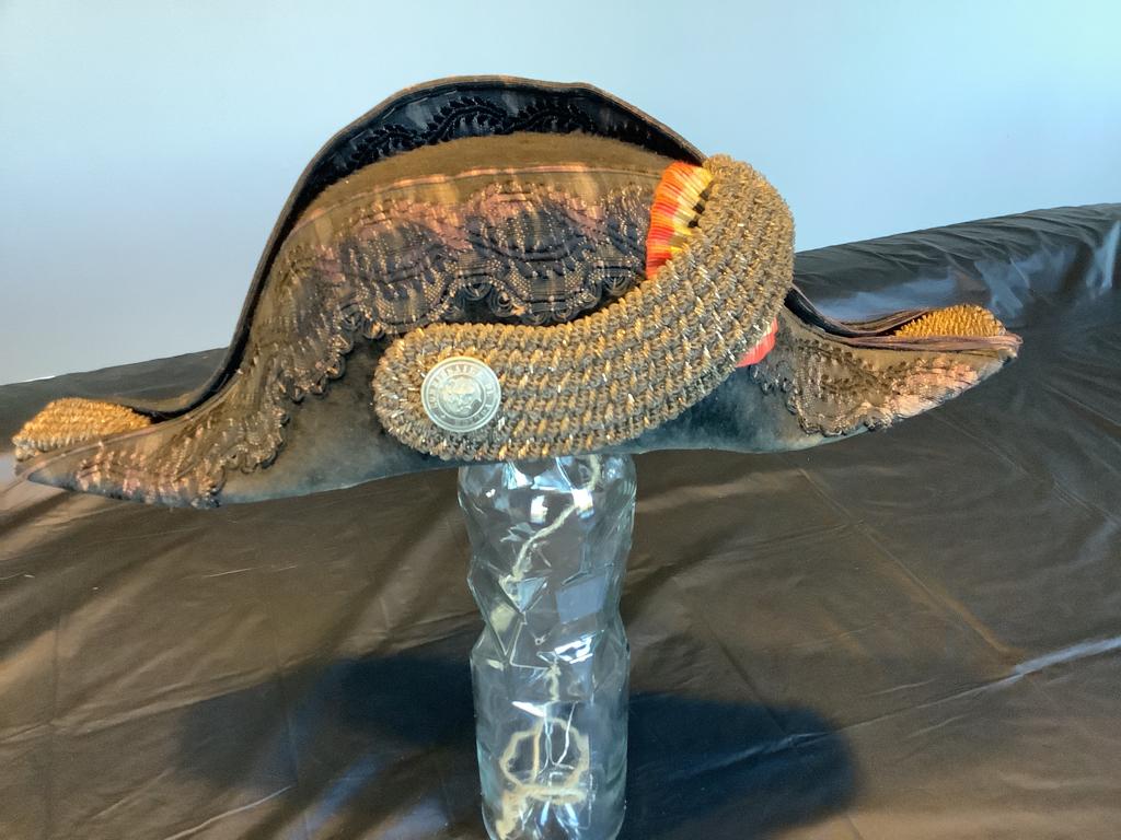 Authentique bicorne commissaire de Police Belgique 1890/1910, Collections, Enlèvement ou Envoi