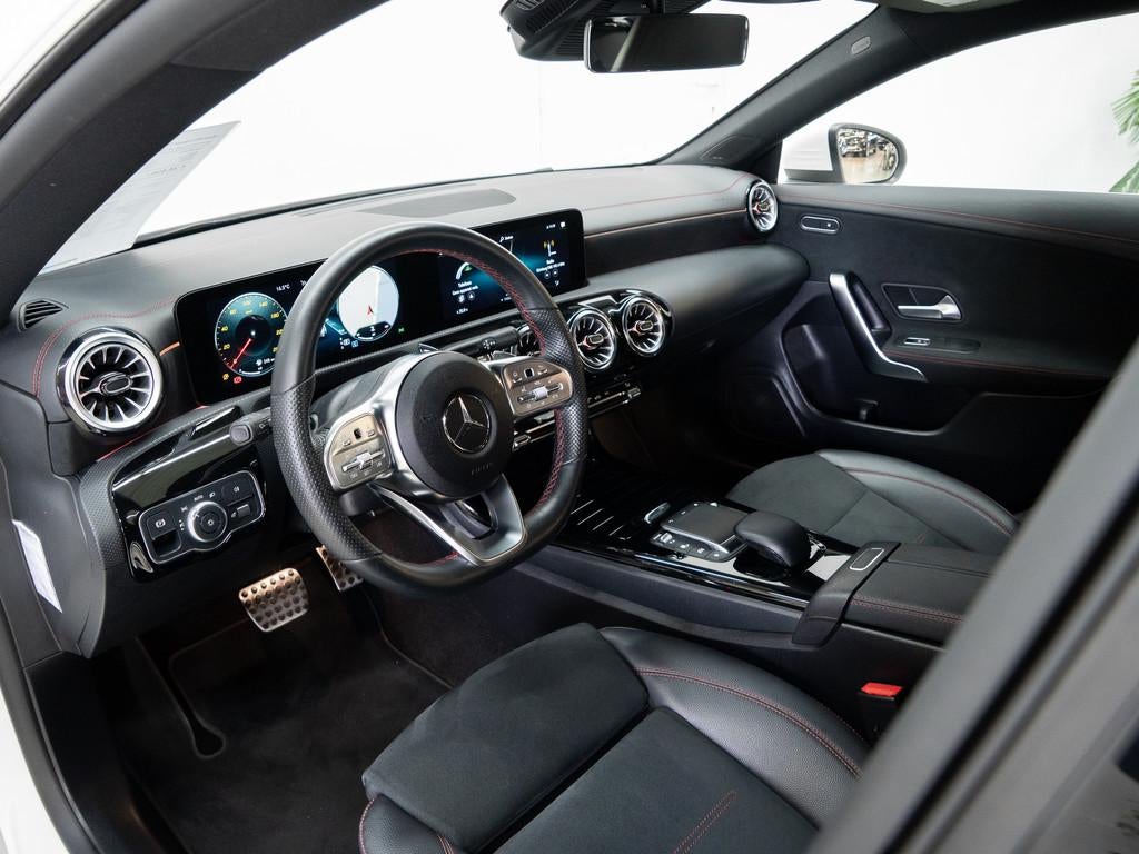 Mercedes-Benz CLA-Klasse 200 SB AUTOMAAT AMG 19" LED Sfeerli, Autos, Achat, Euro 6, Entreprise, 149 g/km