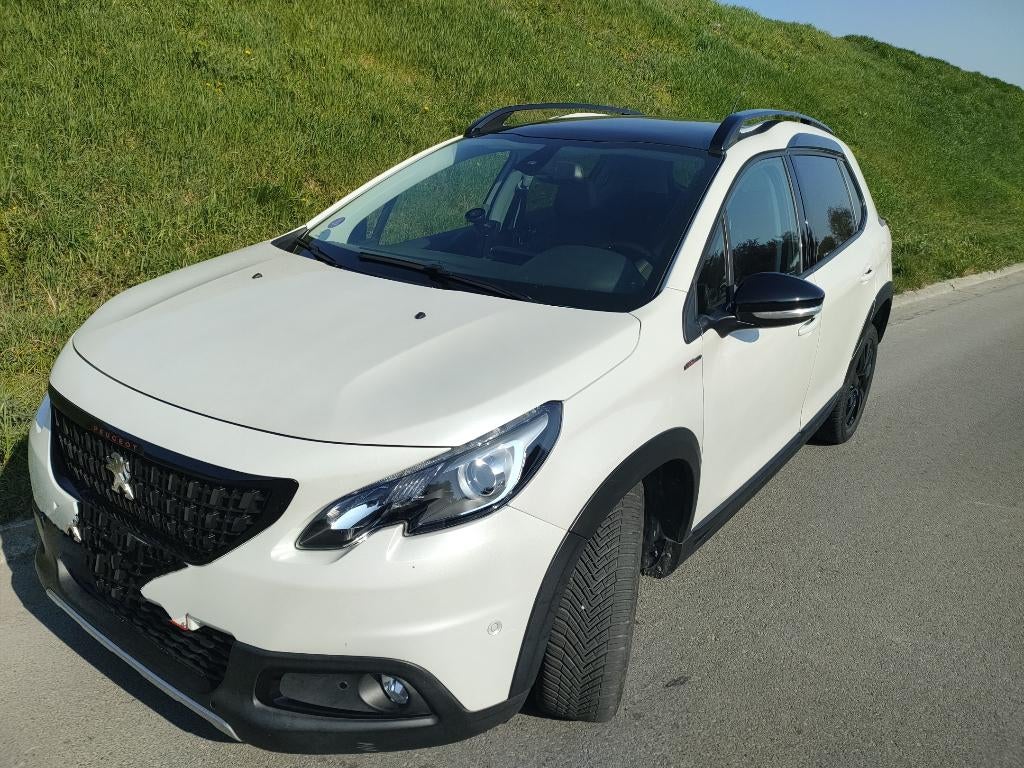 Peugeot 2008 GT-Line BLACK PACK | Toit Pano | Automatique, Achat, USB, Entretenue par le concessionnaire, Noir