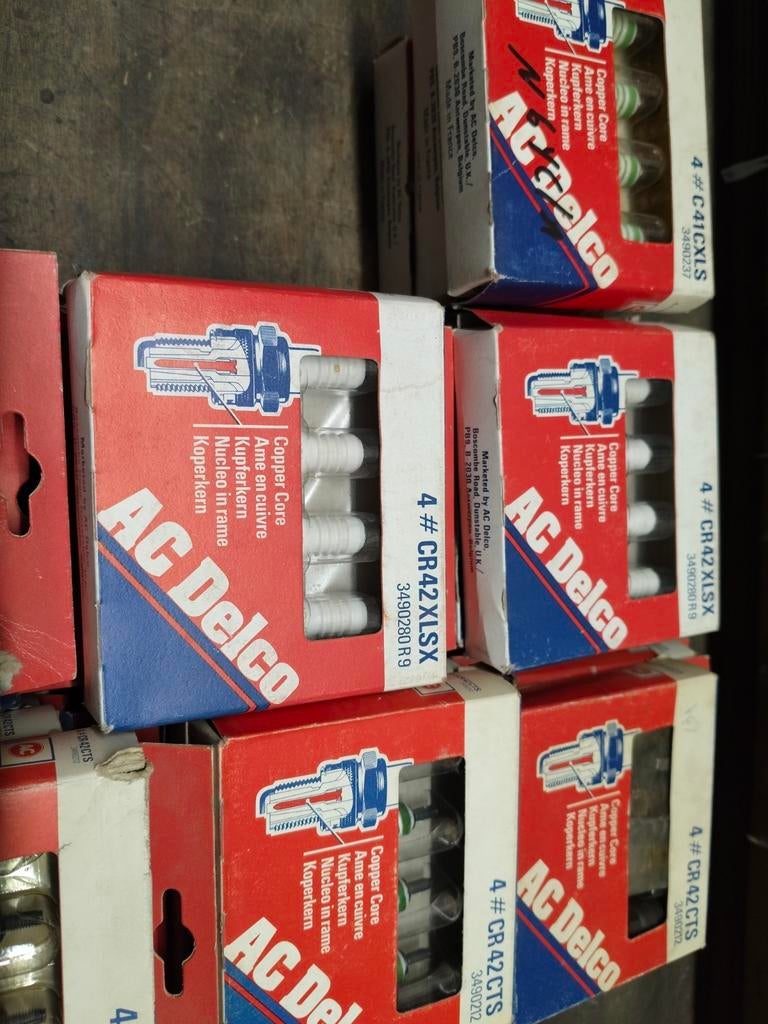 BOUGIES  , AC DELCO , CHAMPION , BOSCH, Enlèvement ou Envoi, Neuf, Renault