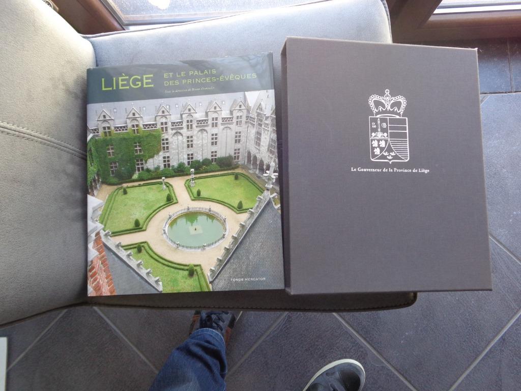 "Liège et le palais des princes-évêques" Fonds Mercator, Enlèvement