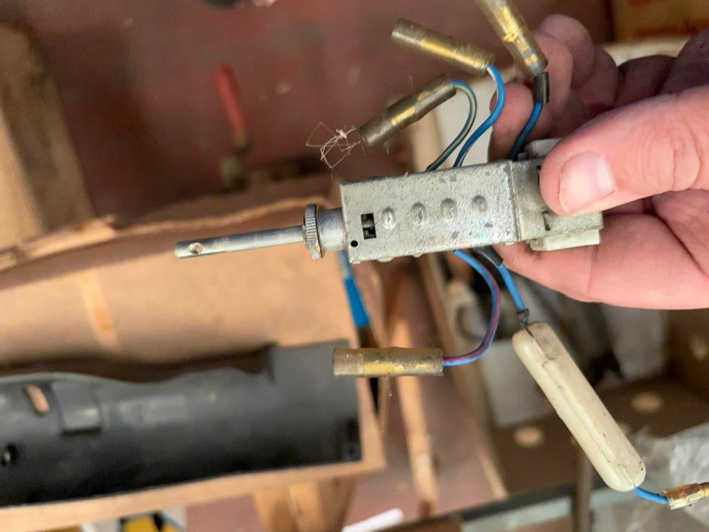 Fanswitch Mazda 1200 en R100, Enlèvement ou Envoi, Mazda