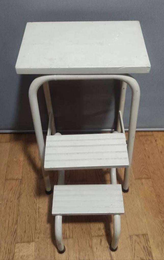 Escabeau, Pliable ou rétractable/escamotable, Escalier, Moins de 2 mètres, Comme neuf