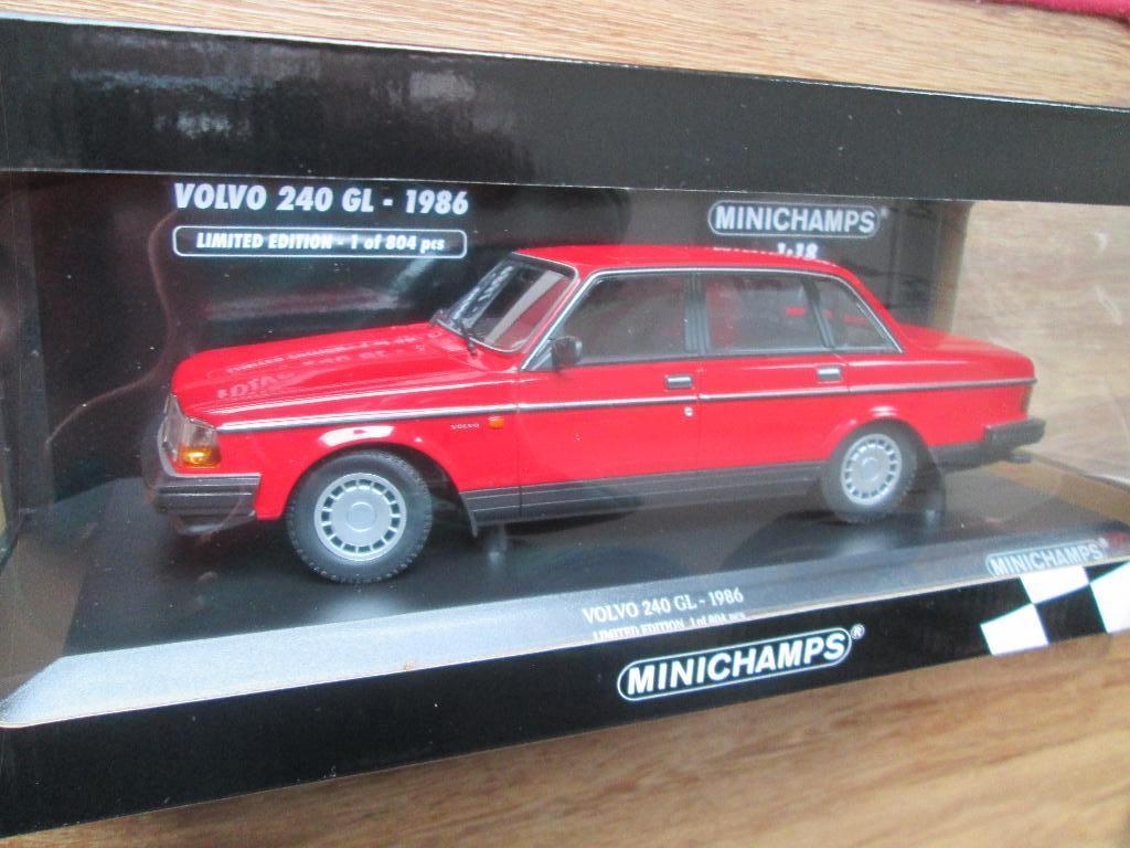Minichamps Volvo 240 GL rot 1:18, Hobby en Vrije tijd, Modelauto's | 1:18, Zo goed als nieuw, Auto, MiniChamps, Ophalen of Verzenden