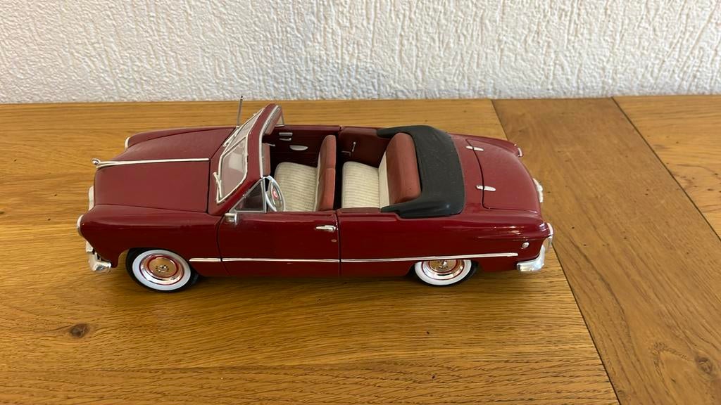 voiture moulée MaiSto 1949 Ford à l'échelle 1/18, Enlèvement ou Envoi, Neuf, Voiture, Maisto
