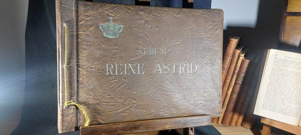 Album Reine Astrid 1937, Antiquités & Art, Enlèvement ou Envoi