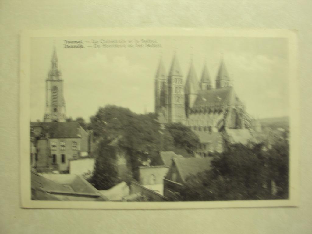 49772 - TOURNAI - LA CATHEDRALE ET LE BEFFROI, Enlèvement ou Envoi