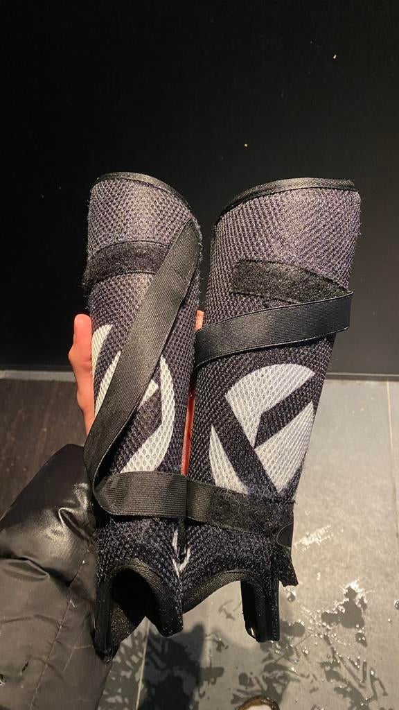 Protèges tibia et gourde OBO de gardien., Enlèvement ou Envoi, Comme neuf