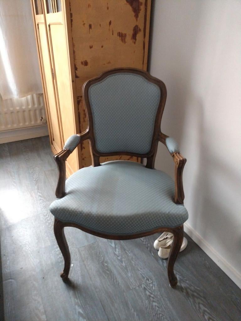Fauteuil ancien en bois, Tissus