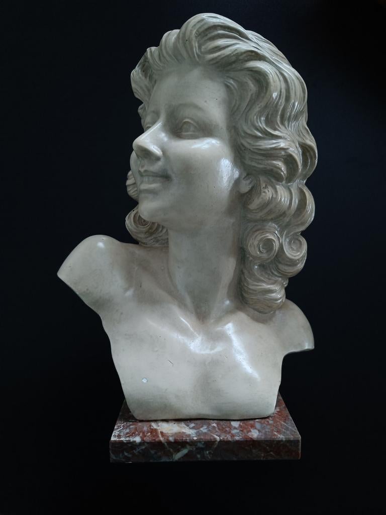 Buste Art Déco de Merlini en marbre., Enlèvement ou Envoi