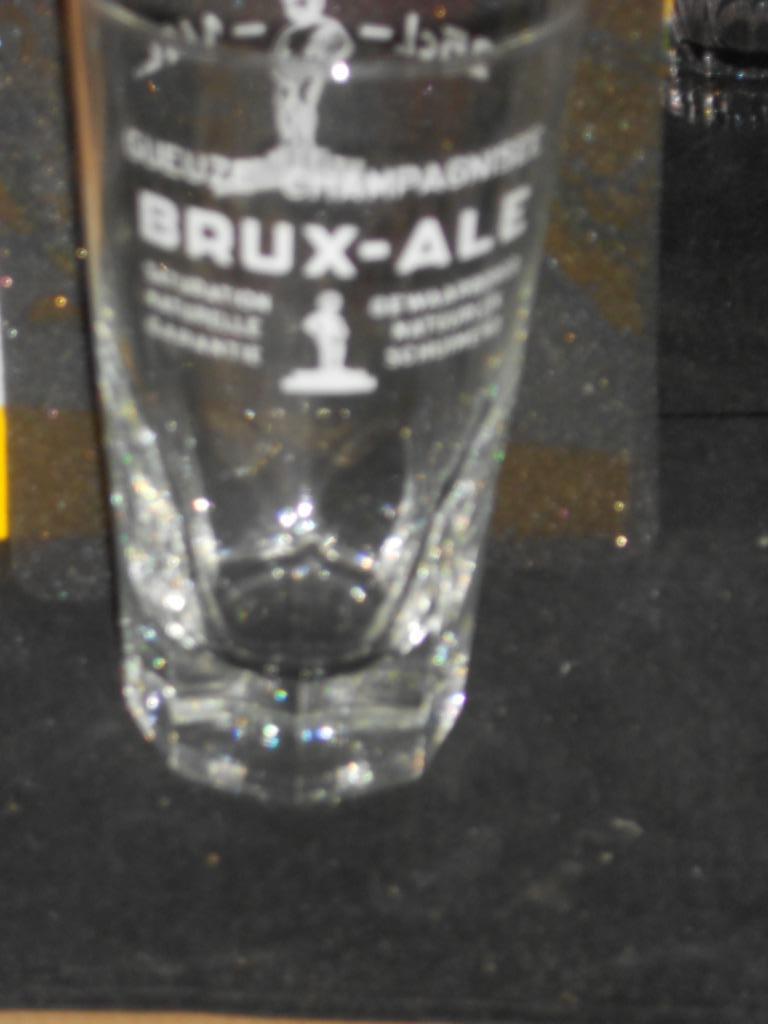 Gueuze.Kriek.Lambic.Brux-Ale.Manneke Pis, Enlèvement ou Envoi, Comme neuf, Verre ou Verres, Autres marques
