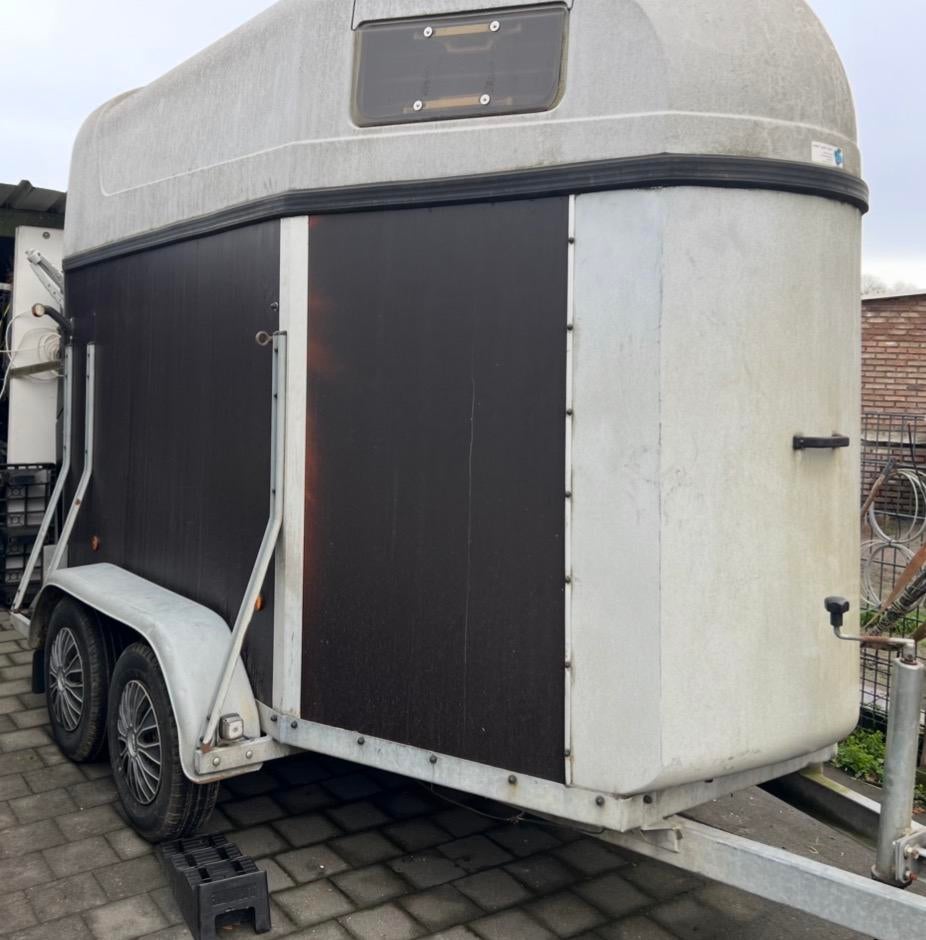 Paardentrailer te huur voor 2 paarden, Dieren en Toebehoren, Paarden en Pony's | Trailers en Aanhangwagens, Zo goed als nieuw