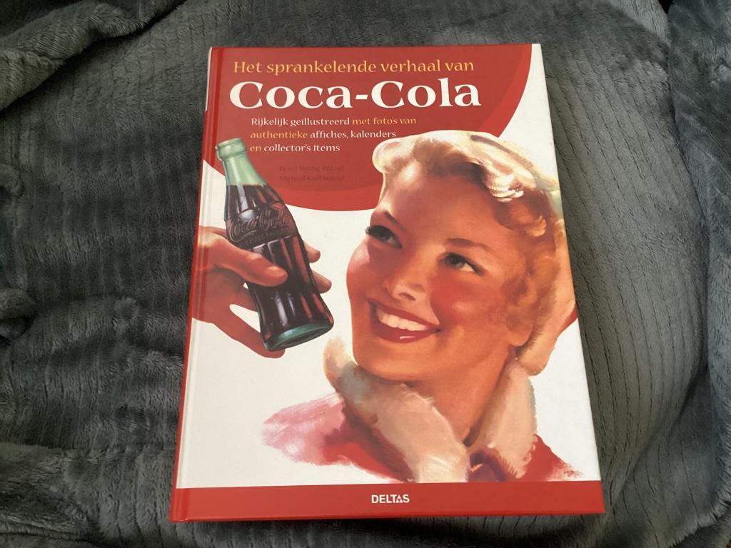 Het sprankelende verhaal van Coca-Cola, Verzamelen, Merken en Reclamevoorwerpen, Ophalen of Verzenden