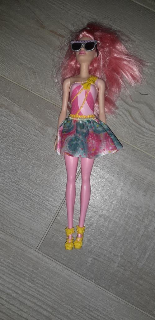 Barbie avec lunettes de soleil, Enlèvement ou Envoi, Comme neuf, Découverte