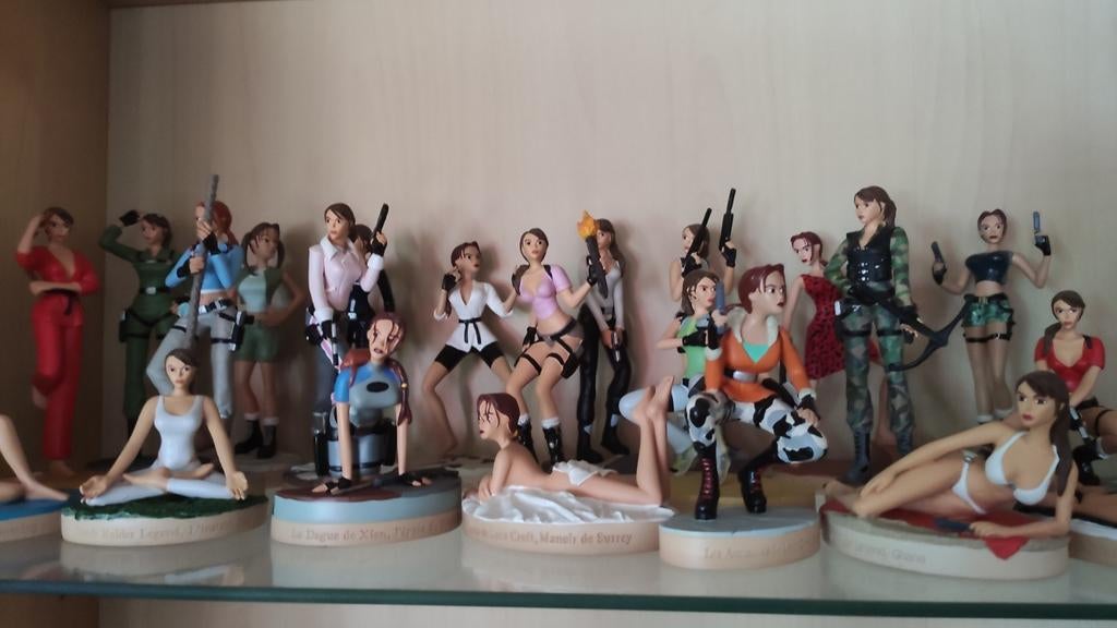 Statuettes résine Tomb Raider Lara Croft Édition Atlas, Enlèvement, Comme neuf, Humain