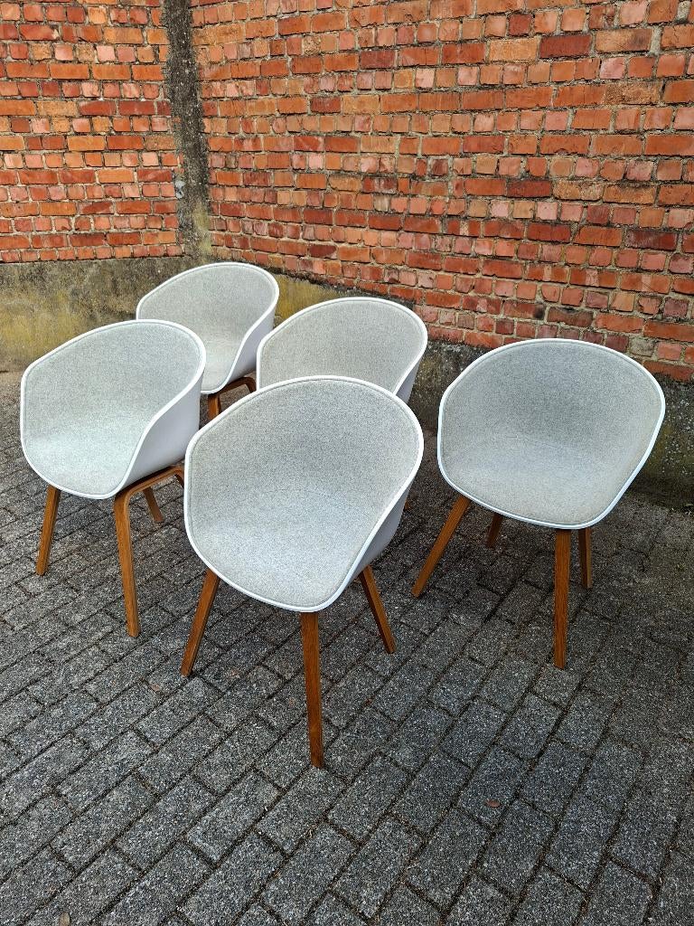 5 chaises Hay modèle AAC22 tissu beige, Enlèvement
